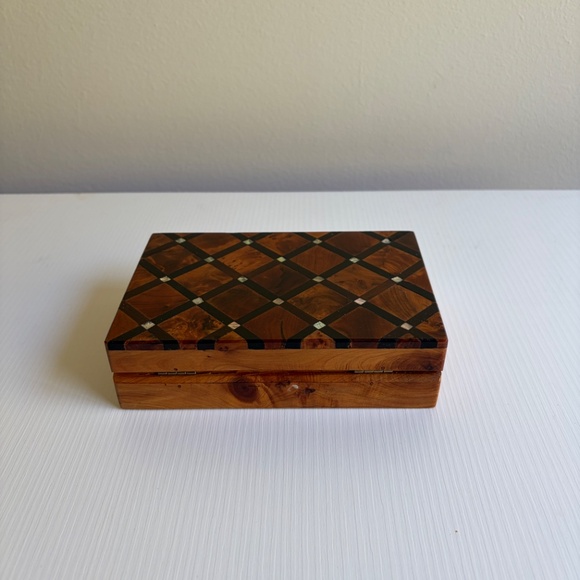 Cedar Wood Jewelry Box - Picture 4 of 5